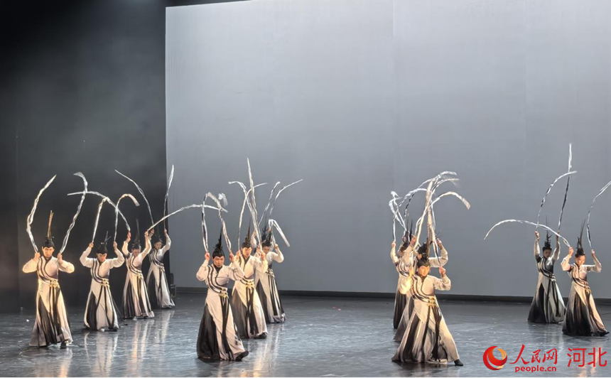 舞劇《顏真卿》演出現(xiàn)場(chǎng)。人民網(wǎng)記者 商帆攝