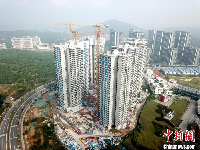 廣州一在建樓盤。 范少鵬 攝