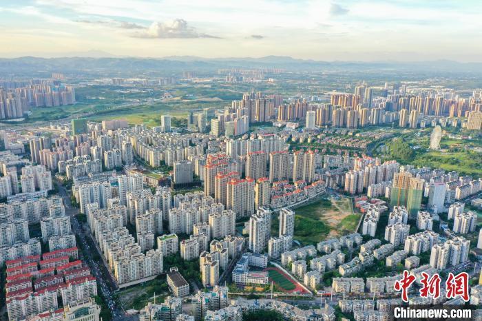 資料圖：航拍樓盤林立。 陳冠言 攝