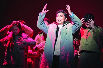 清華大學(xué)原創(chuàng)話劇《馬蘭花開》在港演出。新華社發(fā)