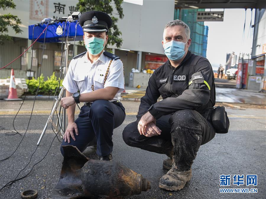 （港澳臺(tái)&middot;香港故事&middot;圖文互動(dòng)）（3）用手觸摸二戰(zhàn)炸彈的人——訪香港警方拆彈專家